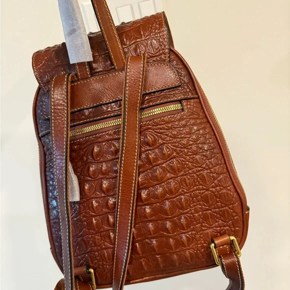 Elegant Brown Crocodile-Embossed Backpack - Picture 4 of 5